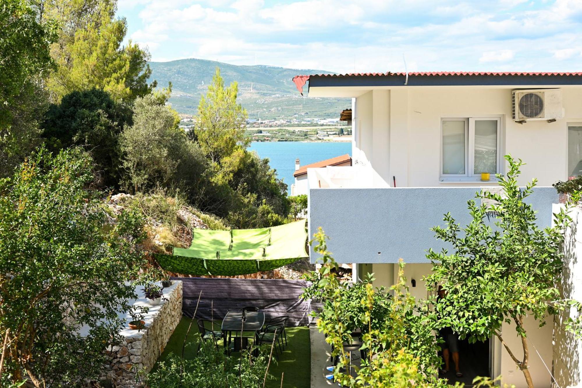 New,Close To The Beach Apartment With Domestic Olive Oil And Wine Trogir Eksteriør bilde