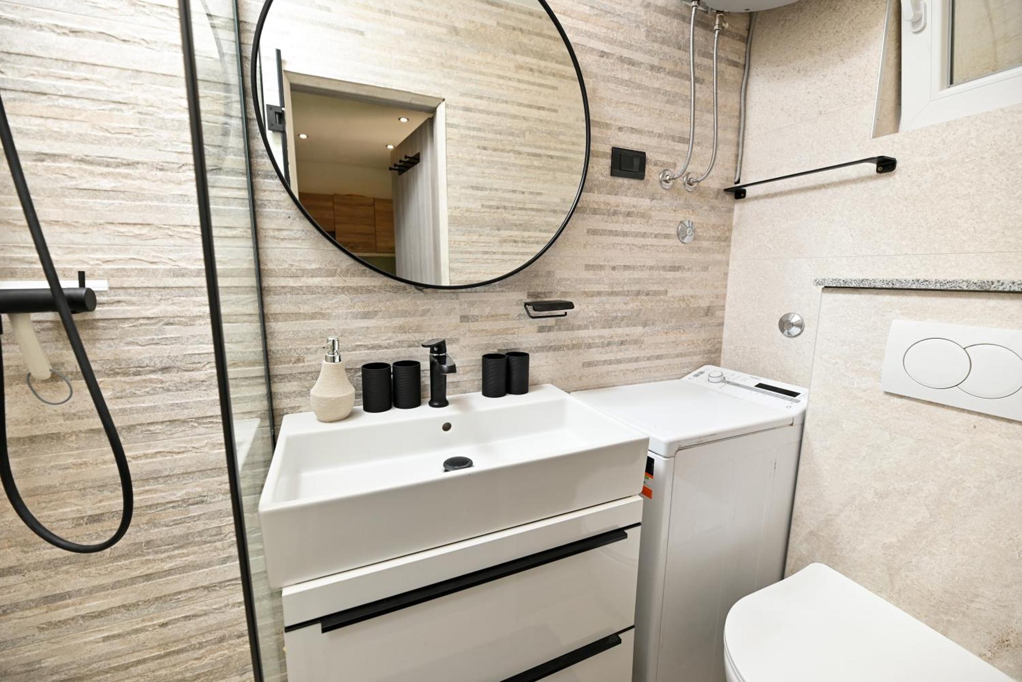 New,Close To The Beach Apartment With Domestic Olive Oil And Wine Trogir Eksteriør bilde