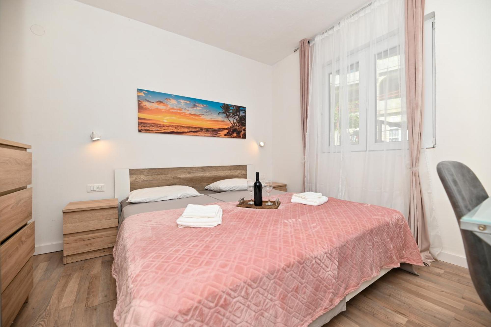 New,Close To The Beach Apartment With Domestic Olive Oil And Wine Trogir Eksteriør bilde